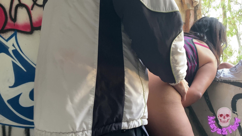 Mayay Thor X: Ejaculare înăuntru pentru o mamă sexy țâțoasă gustoasă în moloz