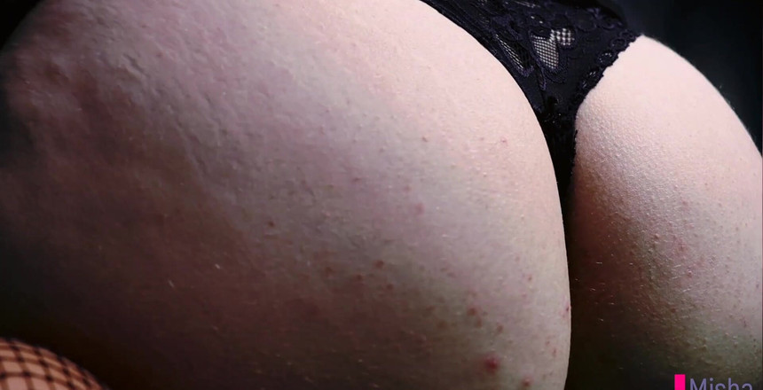 Goddess Misha Goldy: Ät din sh1t nu eller så kommer du för alltid...