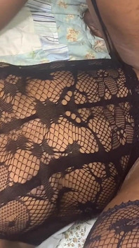 Seksi minyon ateşli Karashika ıslak sulu amcığını canavar yarağımı genişlettiriyor