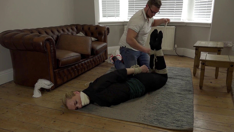 Restricting Ropes: Ariel Anderssen - esclavitud