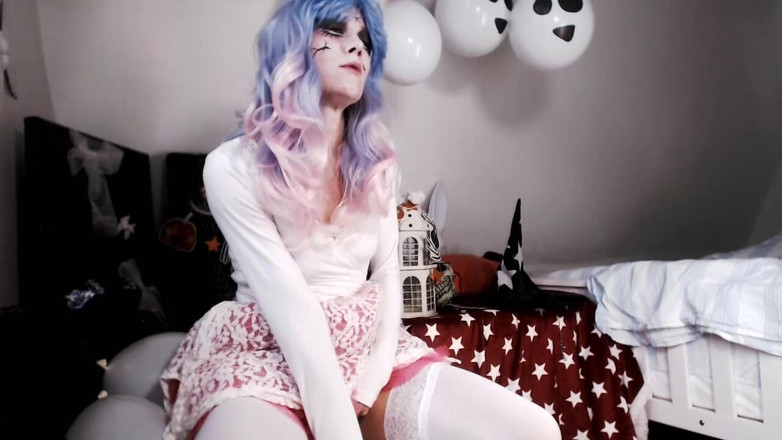 Lolacam: Doll Moan and Cum