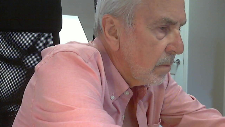 Silver Fox Sex: Kouřím páru v kanceláři