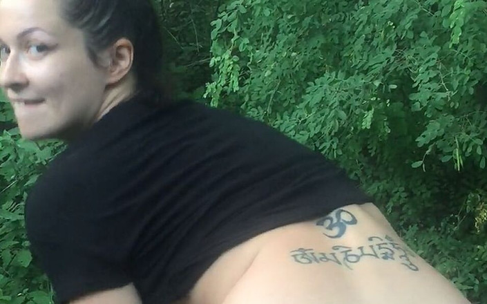 Datezone: 用智能手机记录的森林中的快速性爱