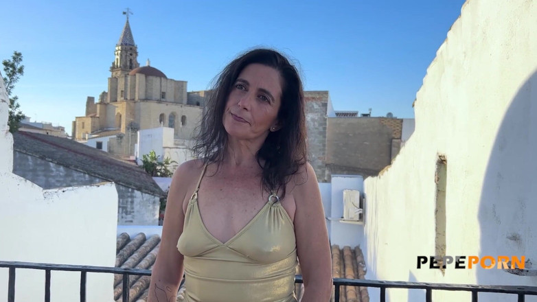 PepePorn: Noemi Picara memerlukan lebih daripada satu zakar! Cougar yang menakjubkan...