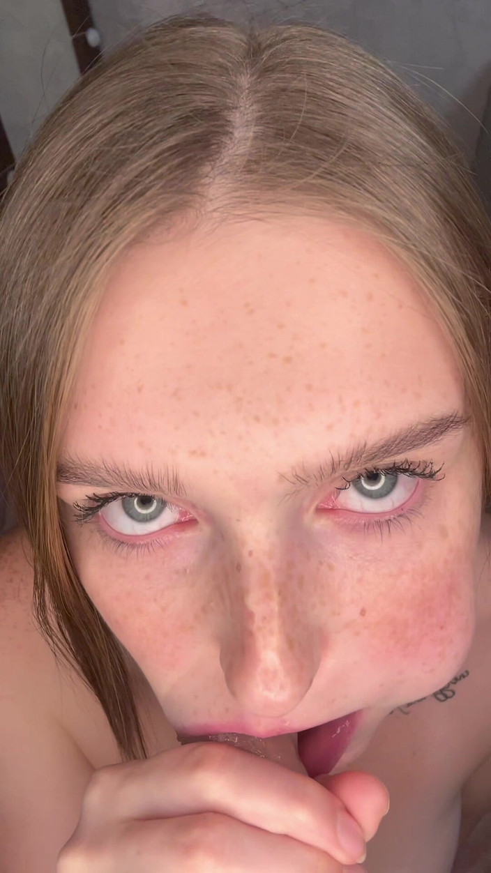 Lovelly_molly: Играю С Дилдо