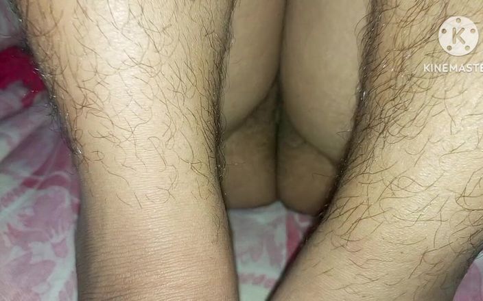 Lubnawife: Geile Indische neukt haar strakke melkachtige poesje -Kaithsaumeth