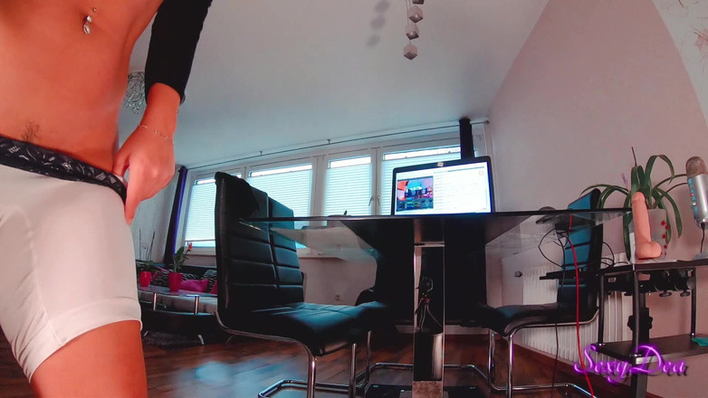 King of datass: Striptease seductor no podrás mirar hacia otro lado