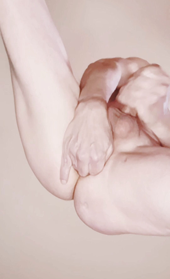 Angelina TS sissy: Angelina ts kadın kılıklı kadın parmaklarıyla götünü sikiyor ve sperm...