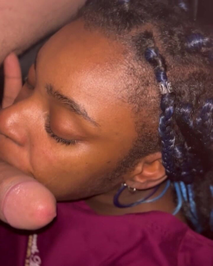 Noblelove: 荡妇妻子感觉要为朋友炫耀