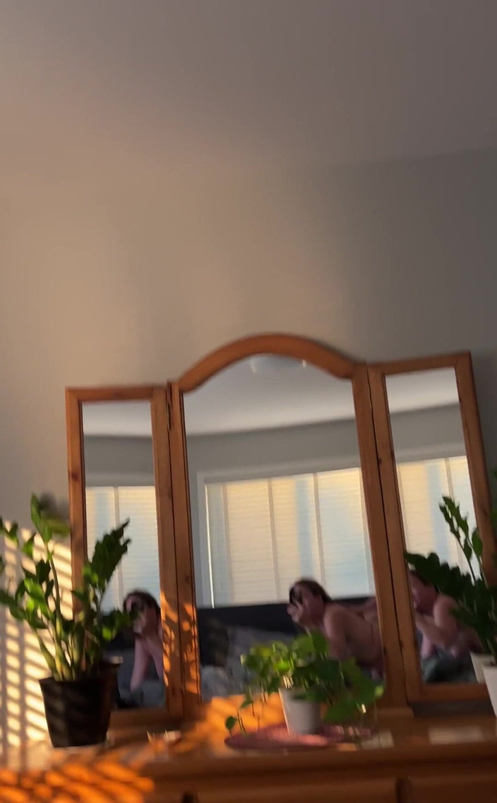 Avril Showers: Snuck în unele sex înainte de toate incendiile a început în Kelowna.