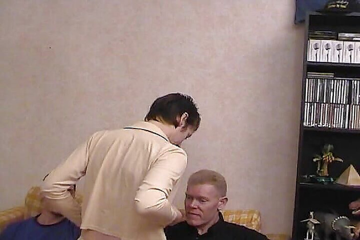 Filles Francaises: Una meravigliosa mora francese che viene distrutta da due tizi...