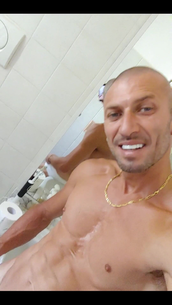 Boy jerking off: Un ragazzo si masturba