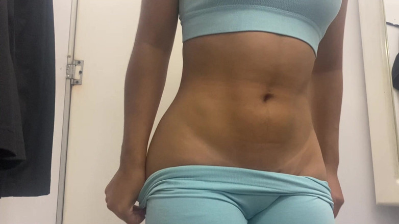 AndreaBellotiStar: Alışveriş Merkezindeki Soyunma Kabini