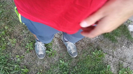 Cicci77: Cicci77没有内裤，佩德罗很冷，但他还是从他温暖的栖息地出来撒尿