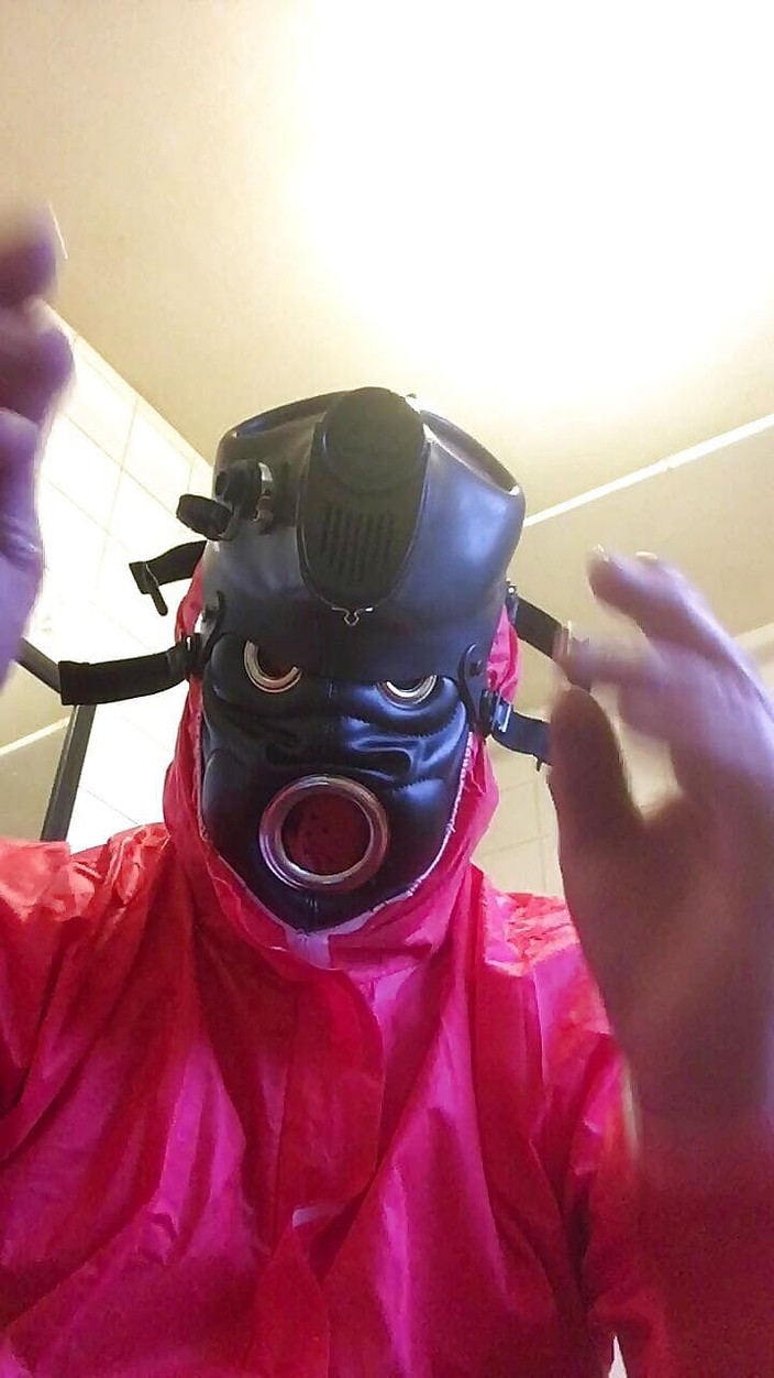 Jameschris1234: 2 kapüşonlu ve gasmask