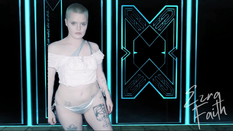 Ezra faith: Direktiva potěšení zahájena: Porucha fembota - Ezra Faith