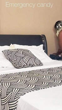 Pequeño turno secreto de la criada del hotel