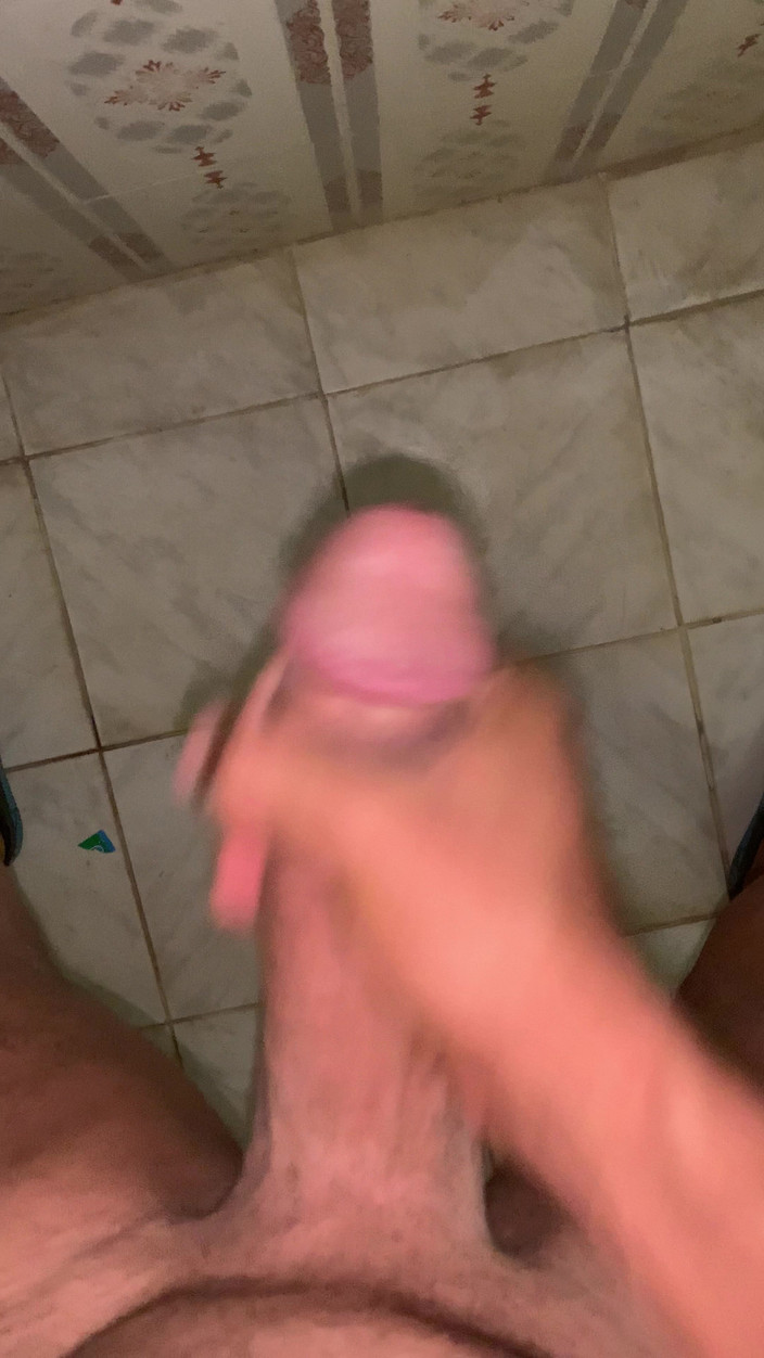 Preek Fans: Sục cu trong nhà vệ sinh công cộng