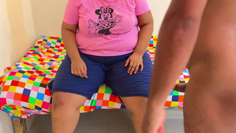 Aria Mia: Suocera indiana mentre pipa in bagno