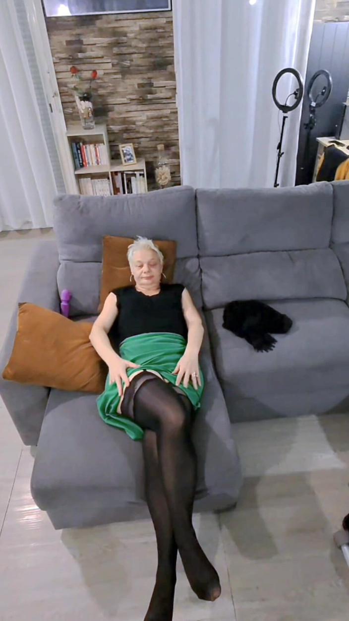 Sofy13: 안녕, 두려워하지 마. 와서 나를 발견해 줘.