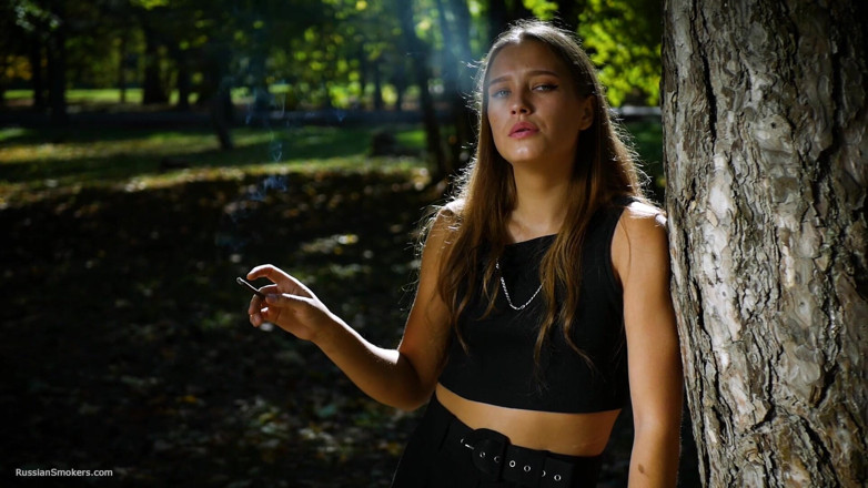Russian Smokers: Sexy Russian Babe Smoking Cigarette Indoor Studio