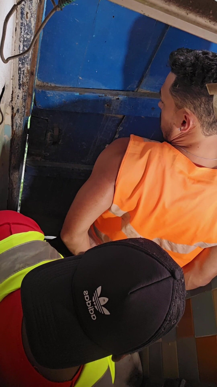 TheBlacKHunterr: Phòng tắm của công trình biến thành một con điếm