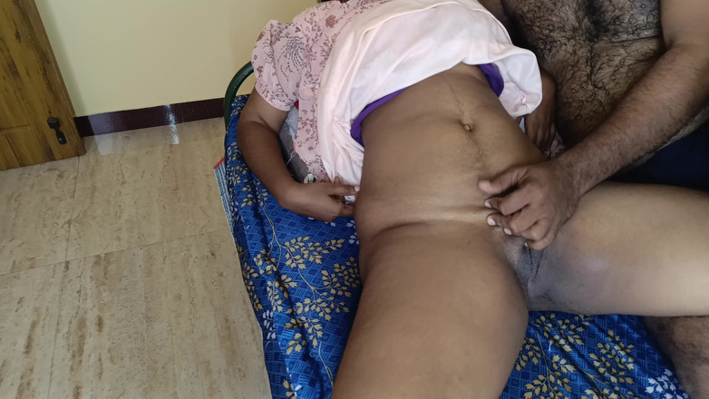 Laxi ammu: Istri orang berbagi ranjang sama pria bujangan tetangga