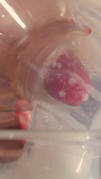 Pompage de lait maternel avec pompe