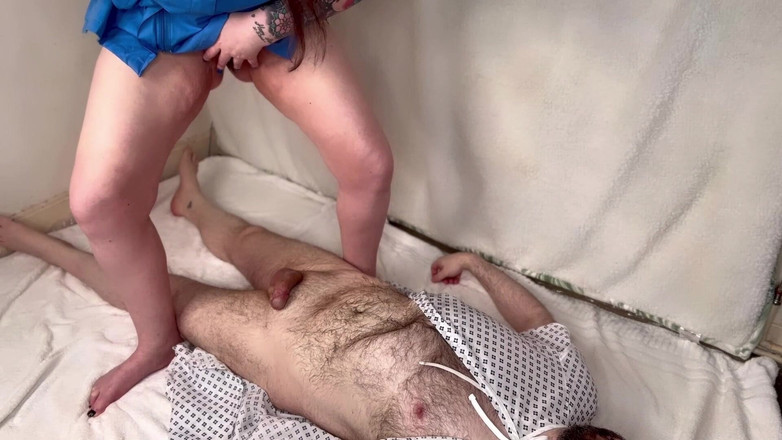 MissFFW: Pielęgniarka Ffw daje pacjentowi Złote Łóżko