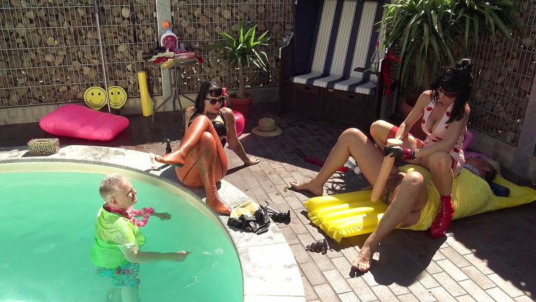 Carmen Rivera Entertainment: HD Version - Aqua Fuckness