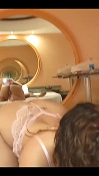 Seksowna blondynka uwielbia się pieprzyć w hotelu za pieniądze