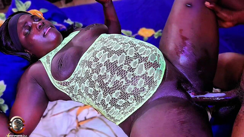 Tusweet9ja: MILF Mit Dickem Hintern Wurde Vor Mitleid Geritten, Bis Sie...