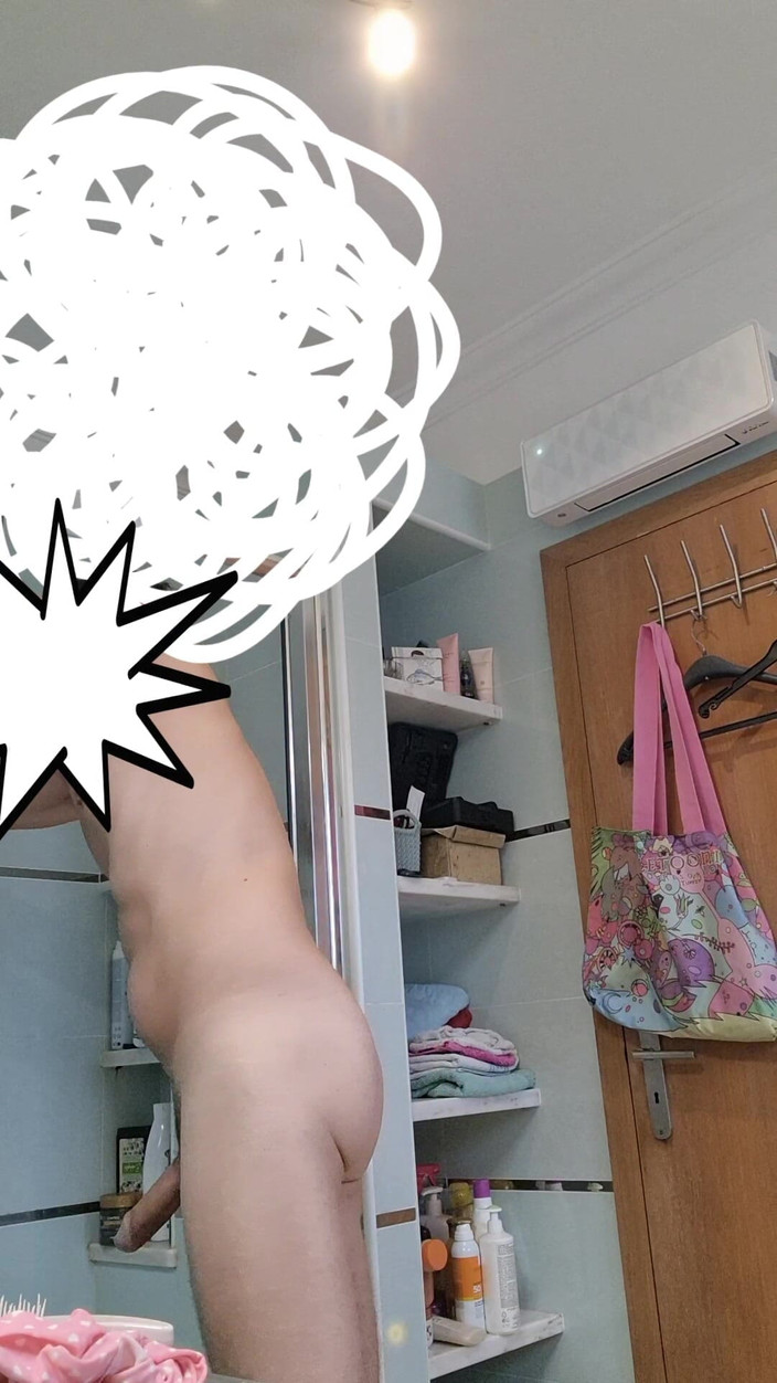 Rafael Torreano: Urmărește-mă într-o dimineață goală care mă excit, mă masturbez și fac duș