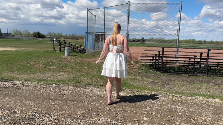 Nerdy Nympho: Orgasmo Pubblico Da Solo: Mi Scopo La Figa Con Le...