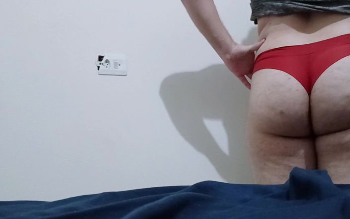 amateurbrazilian: Îmi ador chiloții roșii tanga loviți în cur