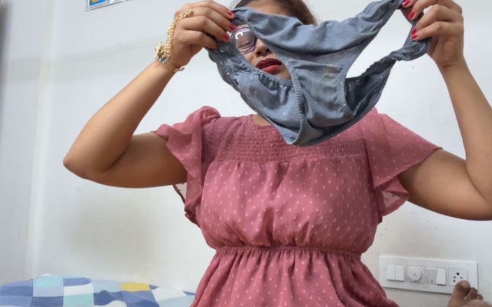 Sexy Komal: Komal scopata il fratellastro nelle case
