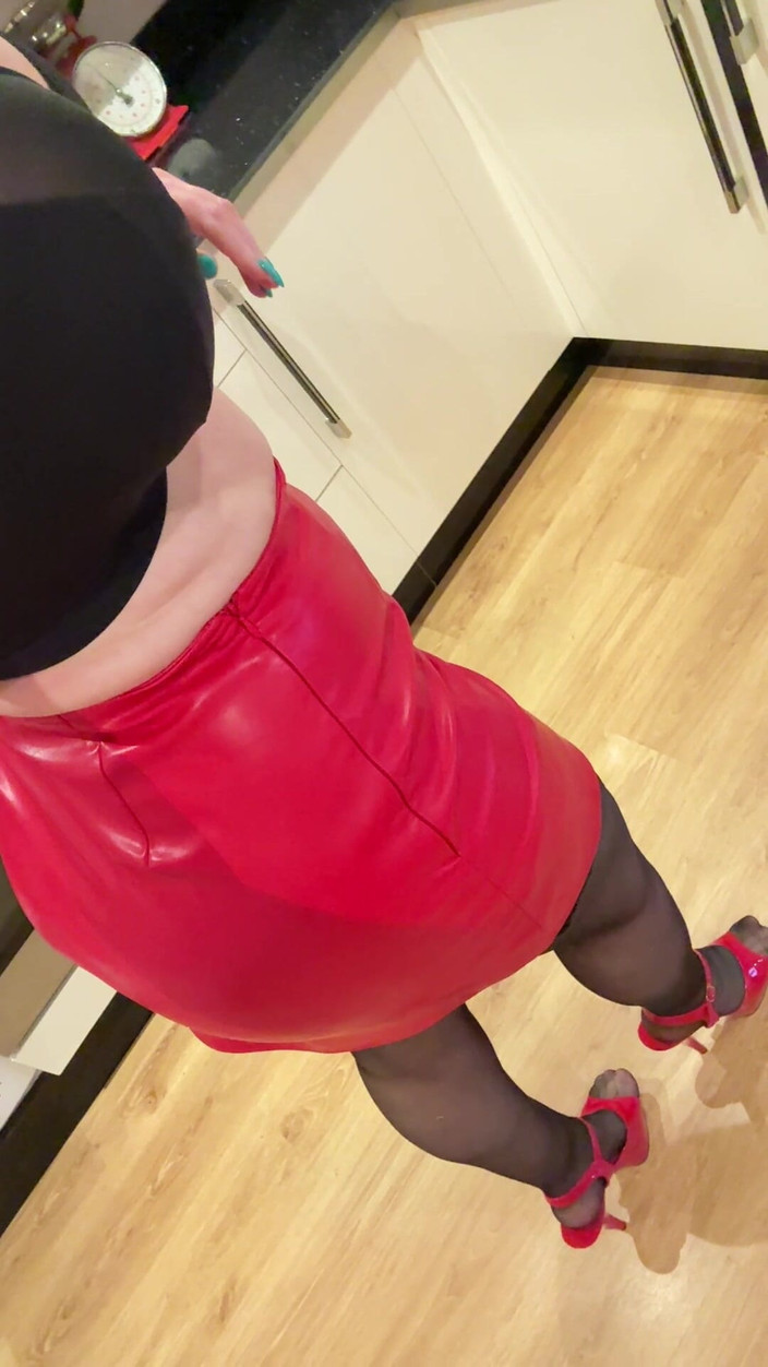 Sophie James: Sunday funday 34jj entleert dein sperma