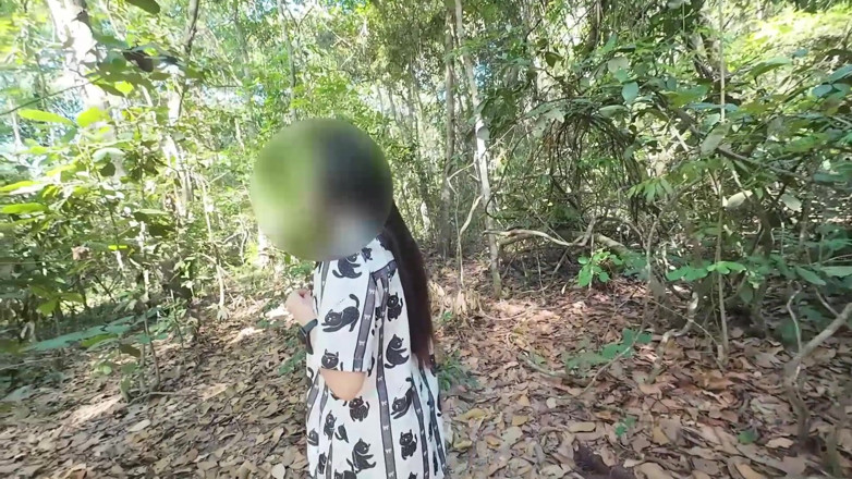 RealThaiSolo: สาวไทยเดินโม้ดีปวดฉี่ในป่า แต่ดันเงี่ยนหีช่วยตัวเองต่อ เสียงไทย