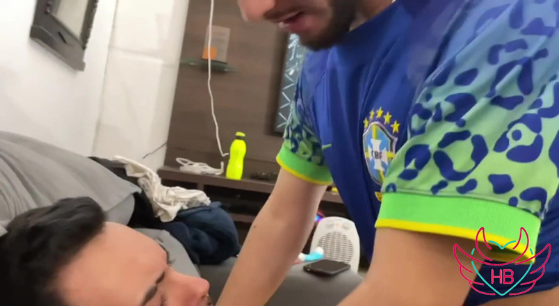 Heitor Bauman OFC: Des Brésiliens baisent sans préservatif après un match de football