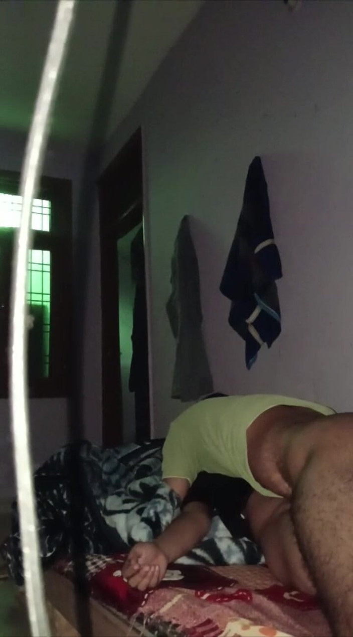 Rishi: Eu nu vreau chirie, doar potolește setea de pizda mea,...