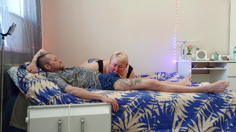 Zona901: Мачуха смокче мій член, поки я не кінчу їй в рот з гарячою густою спермою