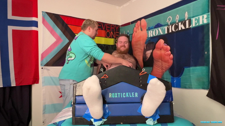 Ticklish Chubs: बालों वाली रयान को अच्छी गुदगुदी मिलती है