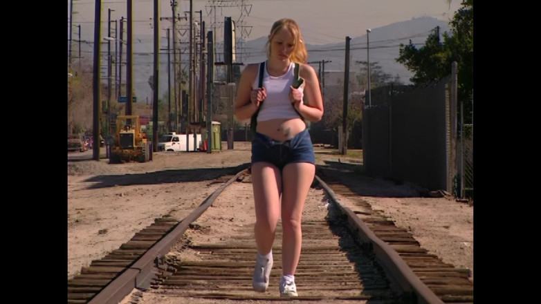 Blitzporn: Kitty Maria si jalang muda tidak sabar-sabar untuk dikongkek dalam...