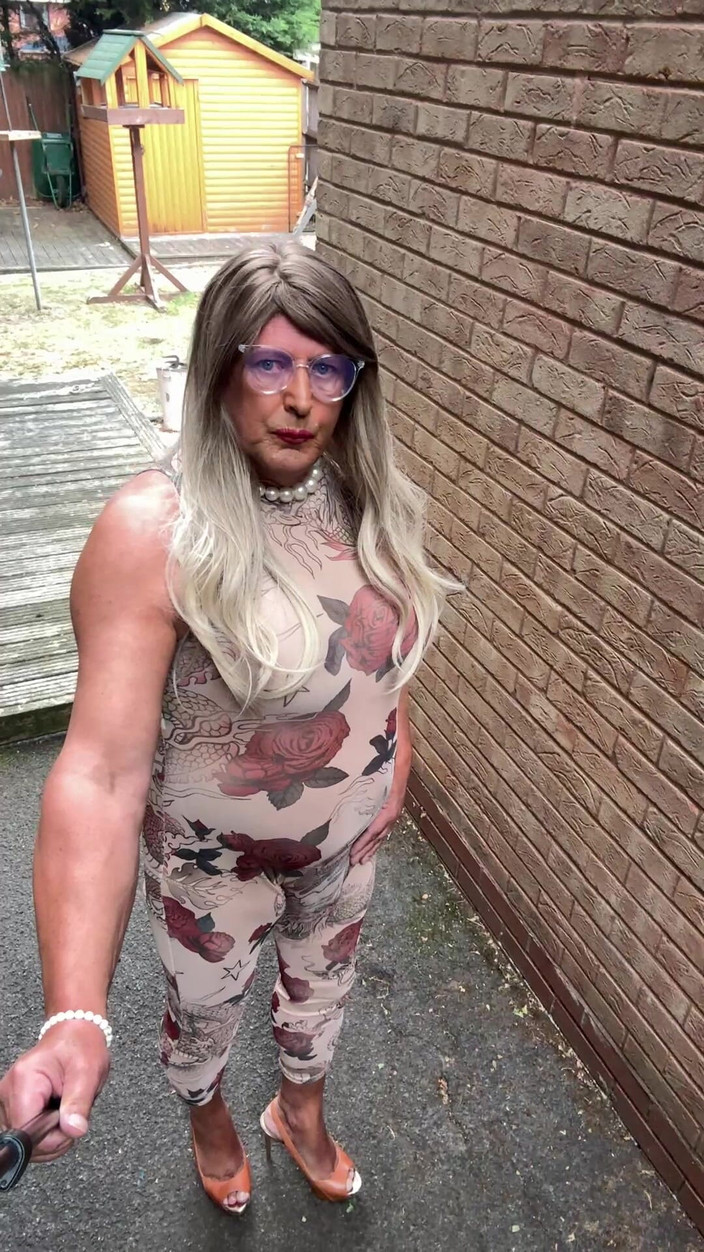 Kellycd2022: Người mặc đồ xuyên thấu gợi cảm Kellycd2022 trong bộ đồ xuyên...