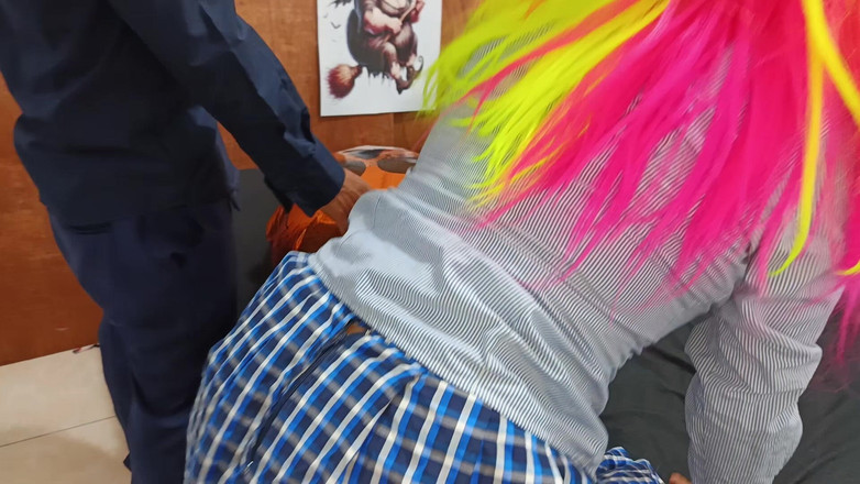 NEGRITA SEXY: 학생 팁 완고한 교사에게 저항 할 수없는 할로윈 제안을하는 방법