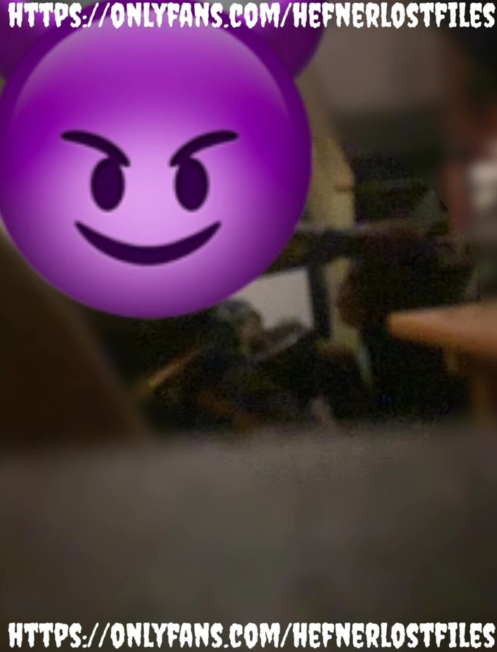 Jenko: Junger schlampe liebt es, das sperma aus meinem schwanz zu...