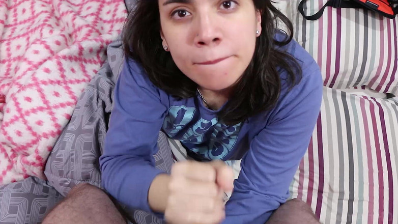 TheArtOfCum: Oldie: jugando y tragando antes de acostarse en pijama