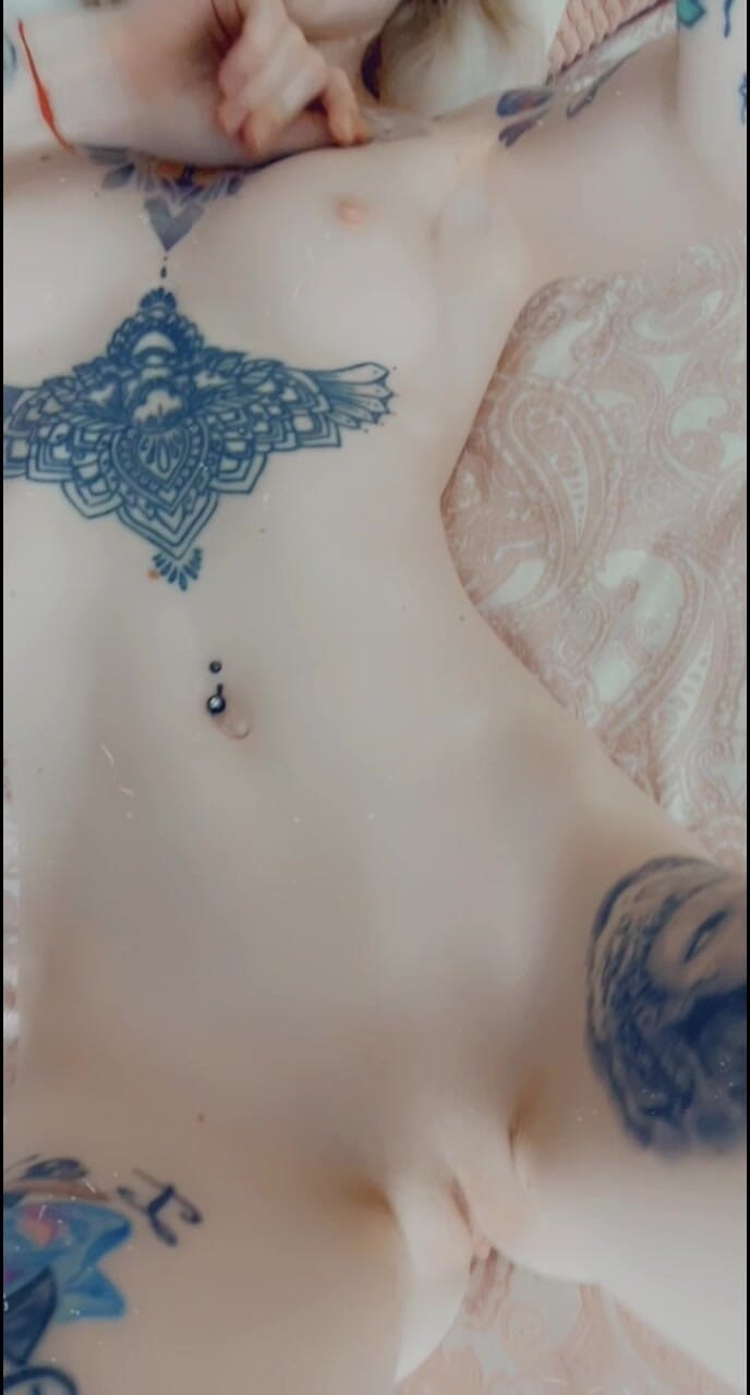 Karneli Bandi: My Pussy Close up and Open