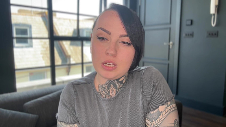 Miss Valentina: Acceptă-ți locul Beta