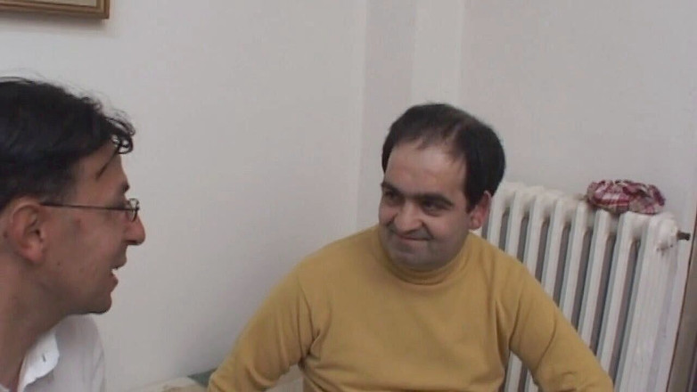 My porn family: Roztomilá sousedka je terčem dvou špinavých prasat